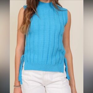 VICI boutique sleeveless sweater NWT